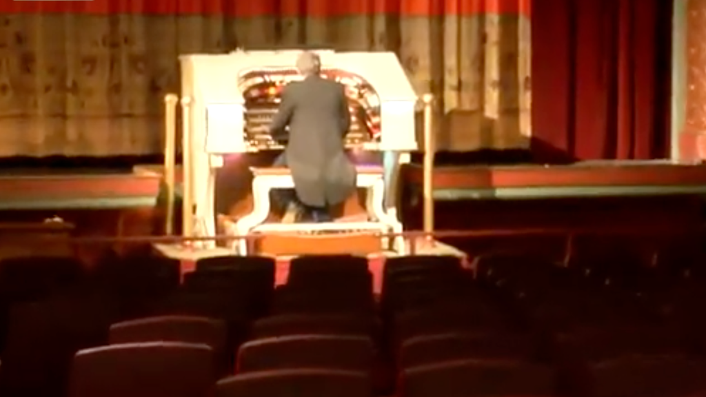 The Heights Theater fell into disrepair in the late 1990s. Now it's turning 100. — WCCO / CBS Minnesota, Shakopee Arts news