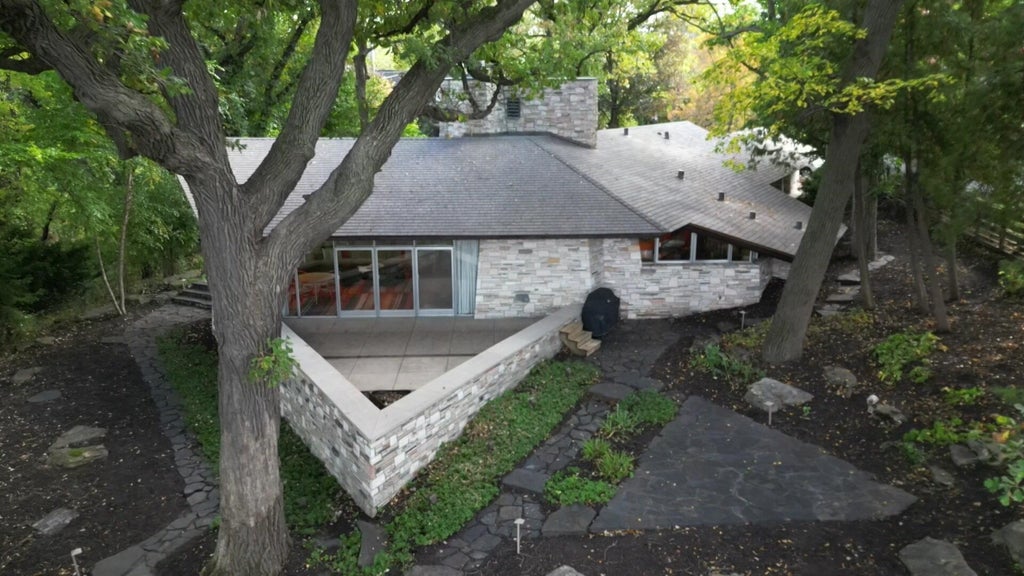 Minneapolis home designed by Frank Lloyd Wright hits the market at $2.5M — WCCO / CBS Minnesota, Shakopee Real Estate news