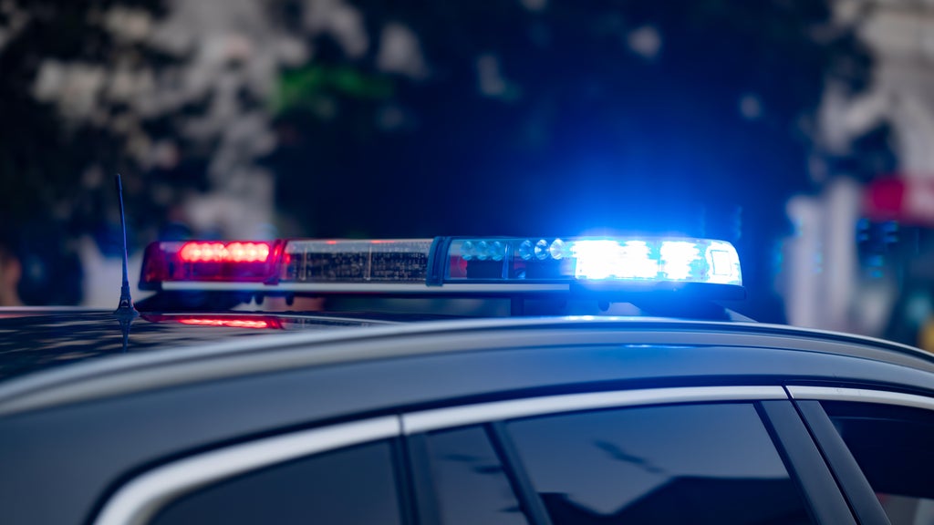 Shelter-in-place issued in Burnsville after shooting injures 1 — WCCO / CBS Minnesota, Shakopee Community news