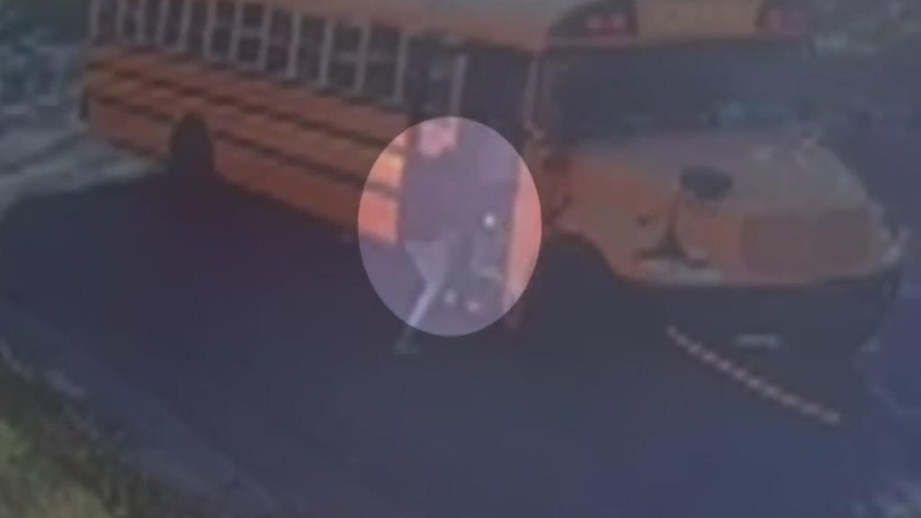 Video shows quick-thinking bystander stop runaway St. Paul school bus — WCCO / CBS Minnesota, Shakopee Health news