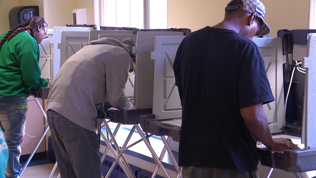 Catholic Charities helps Minnesota's unhoused vote ahead of midterms — WCCO / CBS Minnesota, Shakopee Sports news