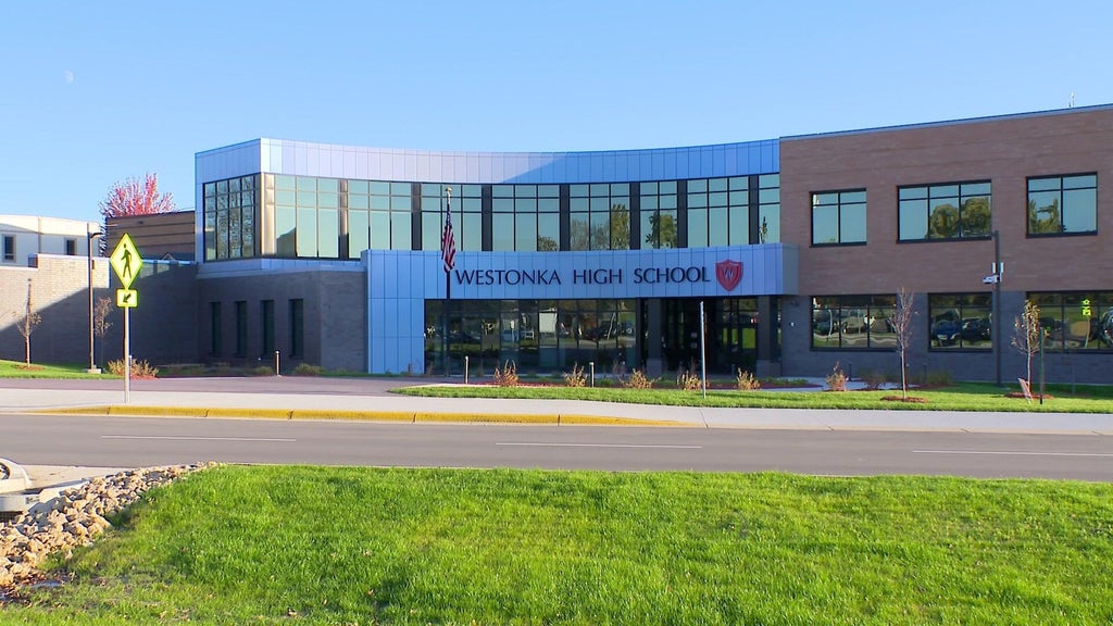 Westonka schools develop AI policymaking group to prepare for evolving technology — WCCO / CBS Minnesota, Shakopee Technology news