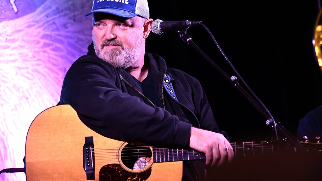 Zac Brown Band founding member raising awareness of ALS with "Hop on a Cure" nonprofit — WCCO / CBS Minnesota, Shakopee Community news