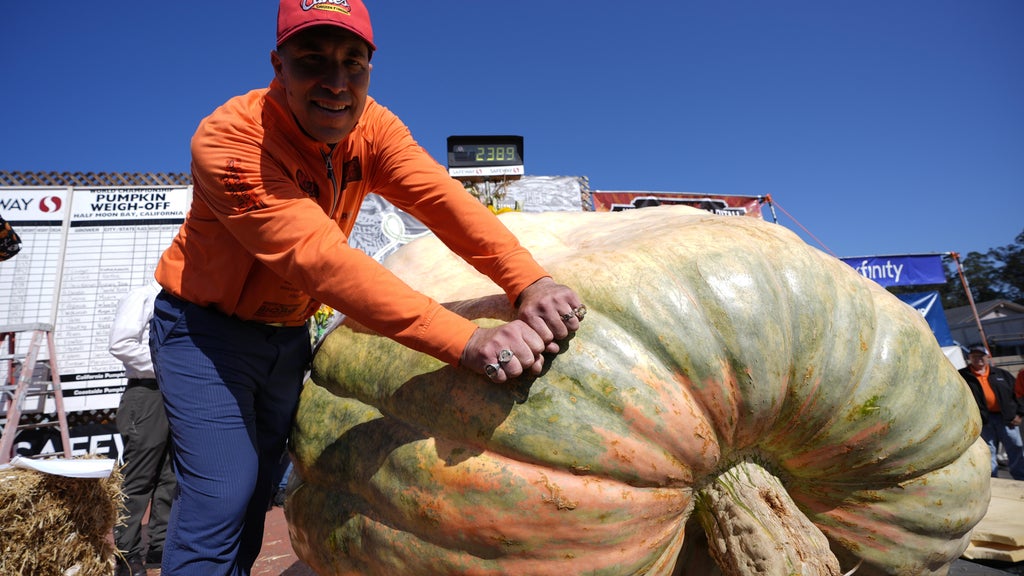 Anoka County pumpkin grower wins California title for 5th time in 7 years — WCCO / CBS Minnesota, Shakopee Arts news