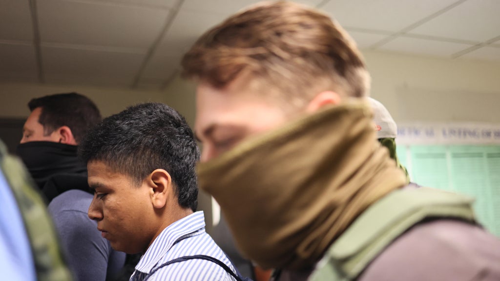 DOJ sues St. Paul and Portland, Oregon, over mask and ID requirements for federal officers — WCCO / CBS Minnesota, Shakopee Government news