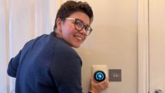 Before you crank up the thermostat, try these tips to keep your house warmer for longer — BBC Business, Shakopee Business news
