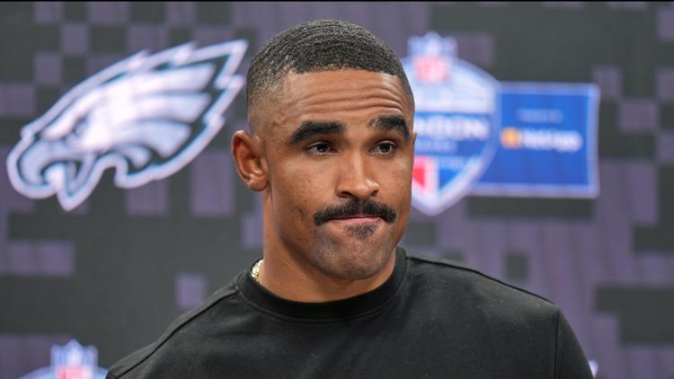Eagles QB Jalen Hurts sidelined indefinitely with blood clots that could cost him the season — KARE 11 Sports, Shakopee Sports news