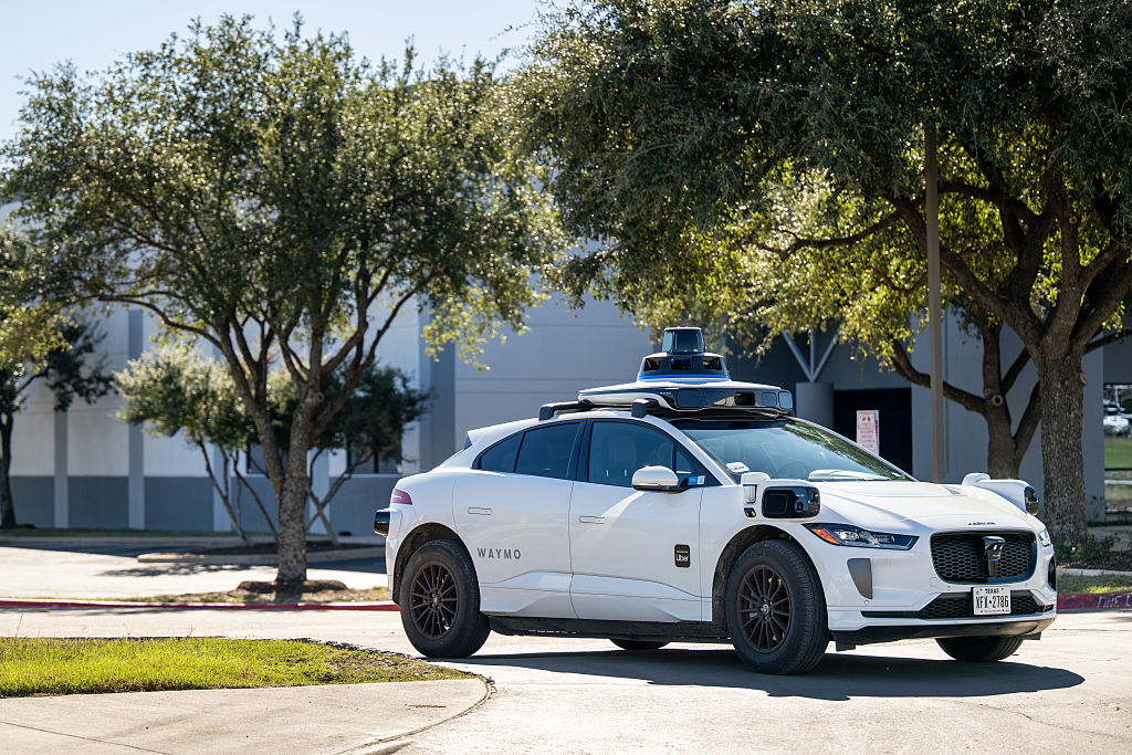 Minneapolis council fails to override mayoral veto of ban on driverless robotaxis — Minnesota Reformer