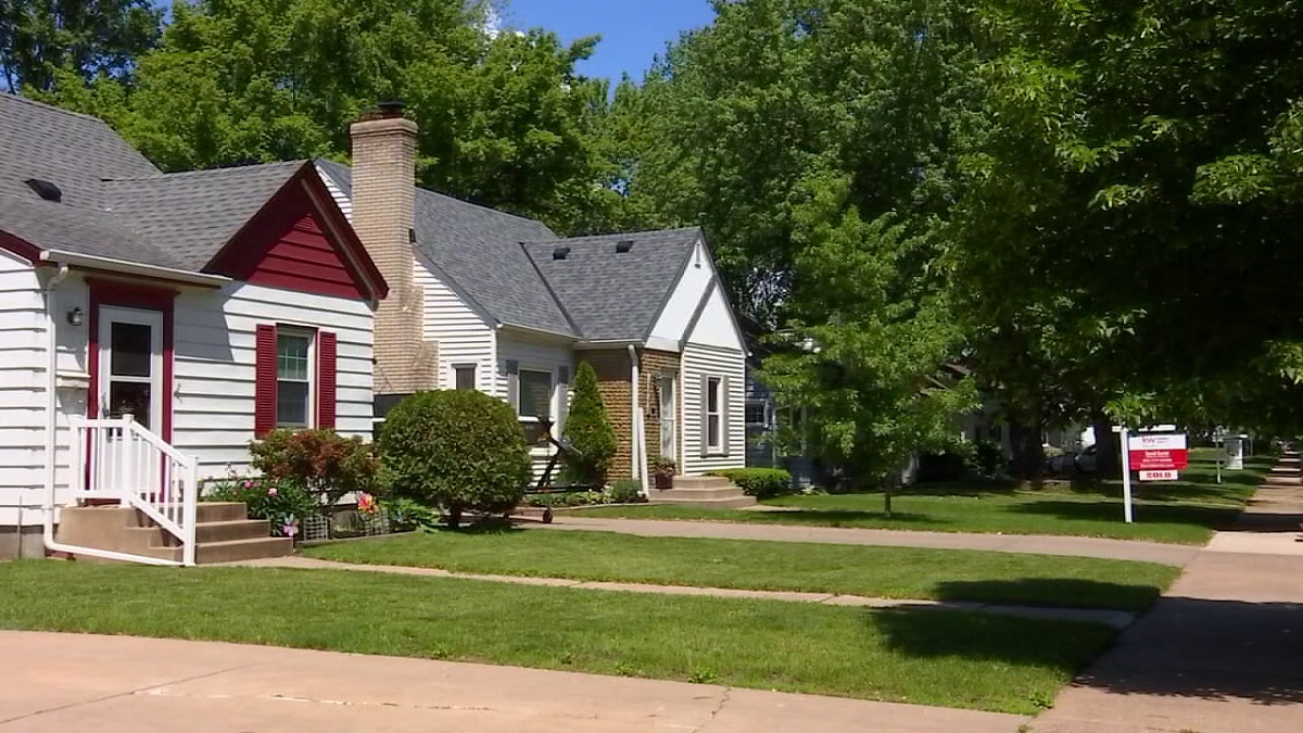 US pending home sales sink near 12-year low as rates top 7%: Report — FOX 9, Shakopee Real Estate news